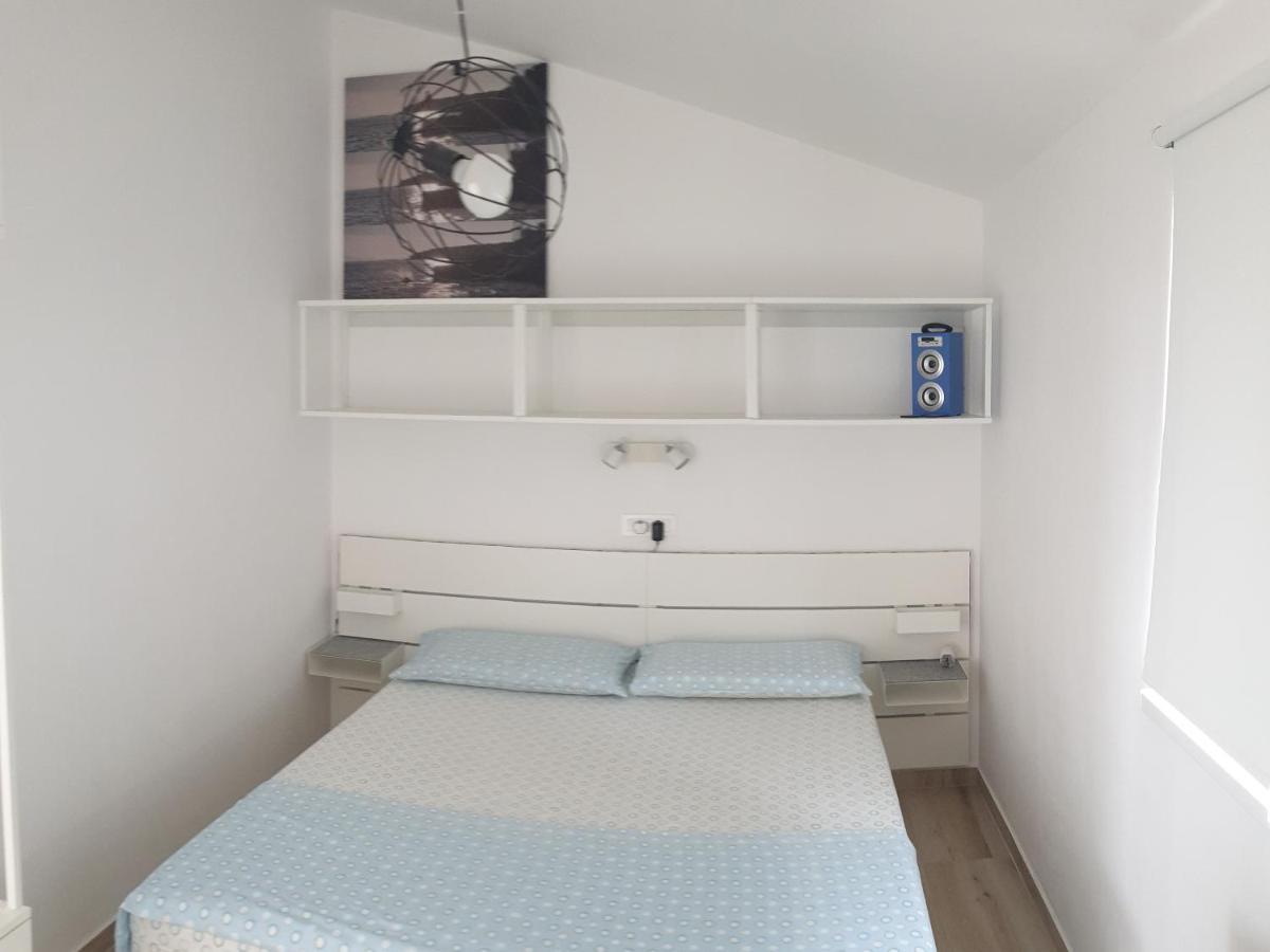 Apartment Mia 2 Banjol Esterno foto